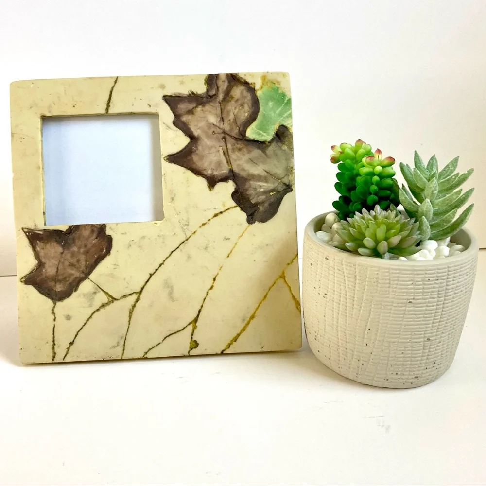 World Bazaars Stone Leaf Picture Frame